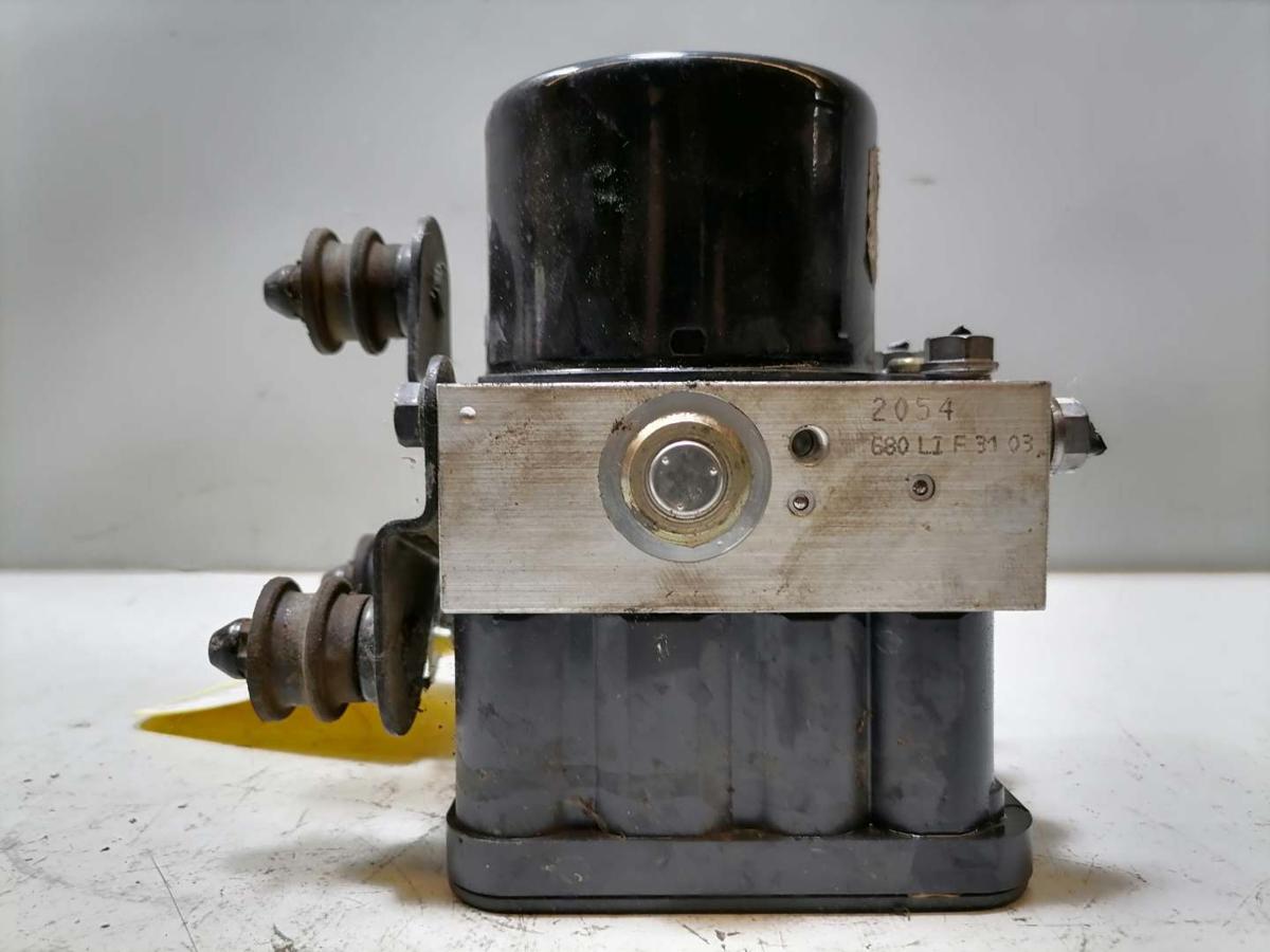 VW Golf 5 original Hydroaggregat ABS Block 1,6 75KW Bj.2004 VW Golf 5 original Hydroaggregat ABS Block 1,6 75KW Bj.2004